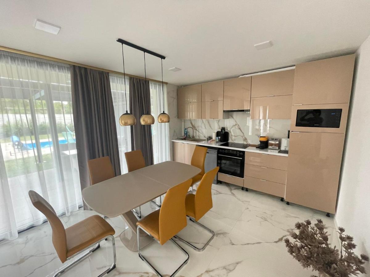 Luxury Apartments In Balatonalmadi, Almadi Lux Apartman III - Pure Gold Ngoại thất bức ảnh